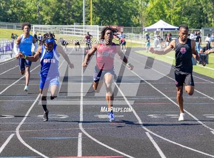 Thumbnail 2 in NCHSAA 4A West Regional Championships photogallery.