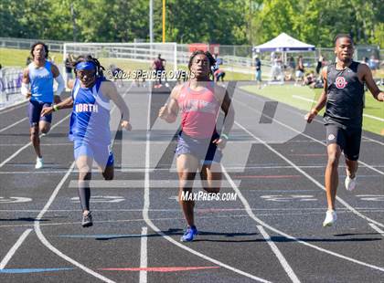 Thumbnail 1 in NCHSAA 4A West Regional Championships photogallery.