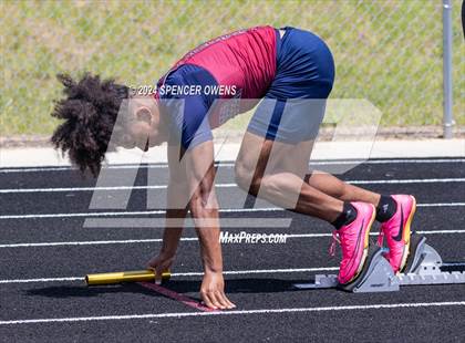 Thumbnail 2 in NCHSAA 4A West Regional Championships photogallery.