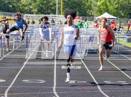 Thumbnail 3 in NCHSAA 4A West Regional Championships photogallery.
