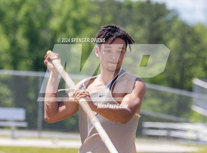 Thumbnail 2 in NCHSAA 4A West Regional Championships photogallery.