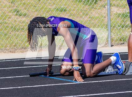 Thumbnail 2 in NCHSAA 4A West Regional Championships photogallery.