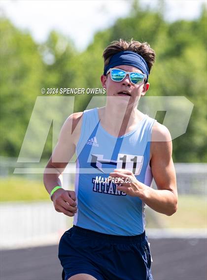 Thumbnail 1 in NCHSAA 4A West Regional Championships photogallery.