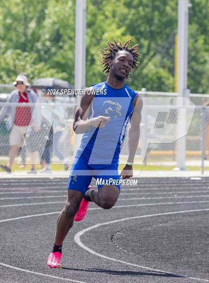 Thumbnail 1 in NCHSAA 4A West Regional Championships photogallery.