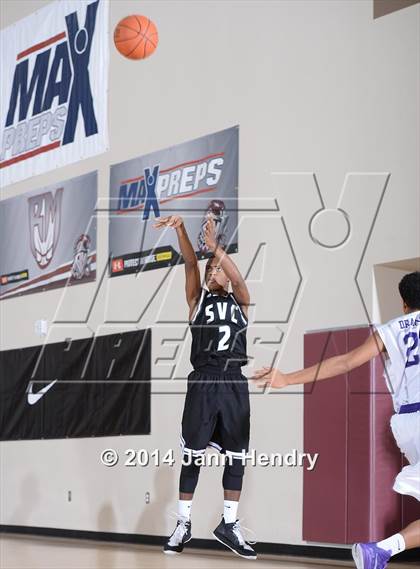Thumbnail 3 in Saddleback Valley Christian vs Sacramento (MaxPreps Holiday Classic) photogallery.