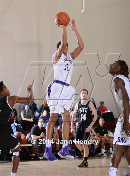 Thumbnail 3 in Saddleback Valley Christian vs Sacramento (MaxPreps Holiday Classic) photogallery.