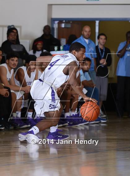 Thumbnail 2 in Saddleback Valley Christian vs Sacramento (MaxPreps Holiday Classic) photogallery.