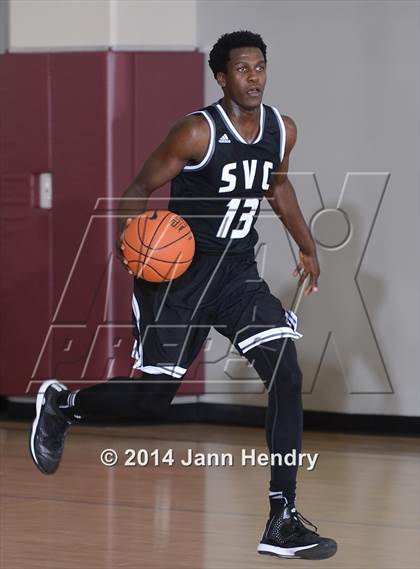 Thumbnail 1 in Saddleback Valley Christian vs Sacramento (MaxPreps Holiday Classic) photogallery.