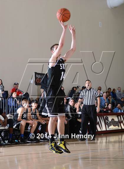 Thumbnail 3 in Saddleback Valley Christian vs Sacramento (MaxPreps Holiday Classic) photogallery.