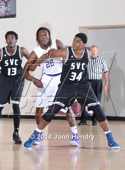 Thumbnail 2 in Saddleback Valley Christian vs Sacramento (MaxPreps Holiday Classic) photogallery.