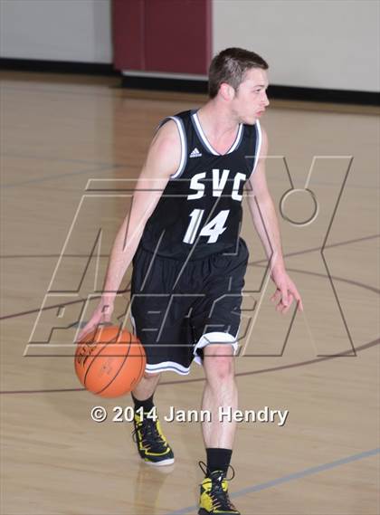 Thumbnail 3 in Saddleback Valley Christian vs Sacramento (MaxPreps Holiday Classic) photogallery.