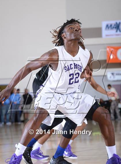 Thumbnail 1 in Saddleback Valley Christian vs Sacramento (MaxPreps Holiday Classic) photogallery.