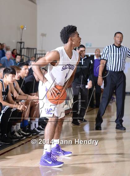 Thumbnail 3 in Saddleback Valley Christian vs Sacramento (MaxPreps Holiday Classic) photogallery.