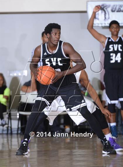 Thumbnail 3 in Saddleback Valley Christian vs Sacramento (MaxPreps Holiday Classic) photogallery.