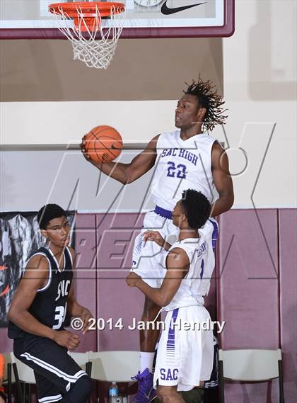 Thumbnail 2 in Saddleback Valley Christian vs Sacramento (MaxPreps Holiday Classic) photogallery.