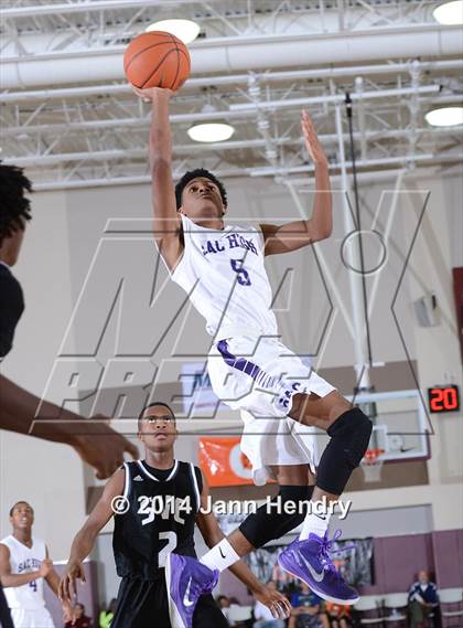 Thumbnail 3 in Saddleback Valley Christian vs Sacramento (MaxPreps Holiday Classic) photogallery.