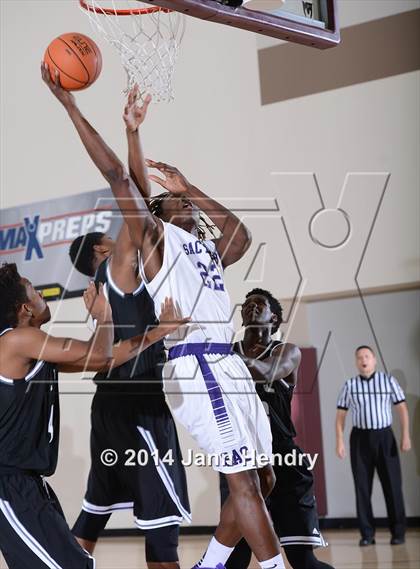 Thumbnail 2 in Saddleback Valley Christian vs Sacramento (MaxPreps Holiday Classic) photogallery.