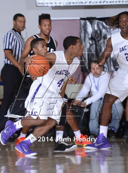 Thumbnail 1 in Saddleback Valley Christian vs Sacramento (MaxPreps Holiday Classic) photogallery.
