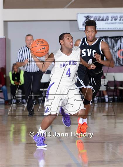 Thumbnail 2 in Saddleback Valley Christian vs Sacramento (MaxPreps Holiday Classic) photogallery.