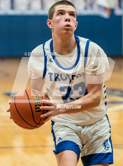 Thumbnail 3 in Providence Cristo Rey @ Indianapolis Bishop Chatard photogallery.