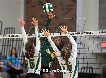 Thumbnail 1 in Cabrini @ Chapelle photogallery.