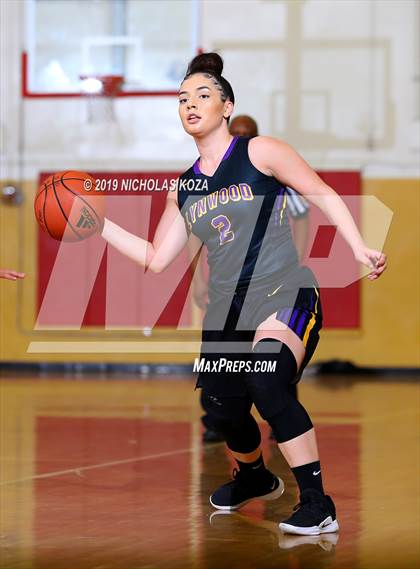 Thumbnail 3 in Lynwood vs. Dominguez photogallery.