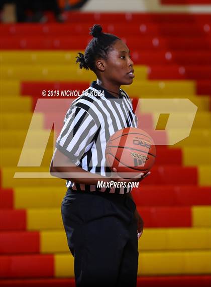 Thumbnail 2 in Lynwood vs. Dominguez photogallery.