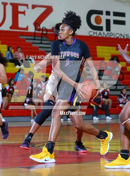 Thumbnail 3 in Lynwood vs. Dominguez photogallery.