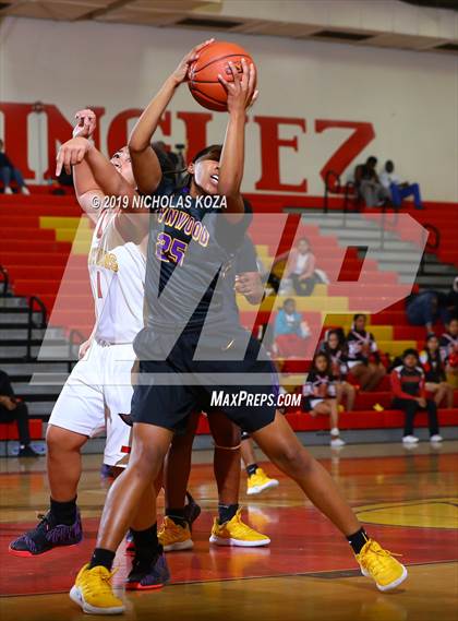 Thumbnail 2 in Lynwood vs. Dominguez photogallery.