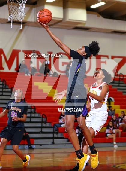 Thumbnail 3 in Lynwood vs. Dominguez photogallery.