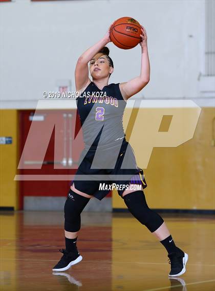 Thumbnail 3 in Lynwood vs. Dominguez photogallery.