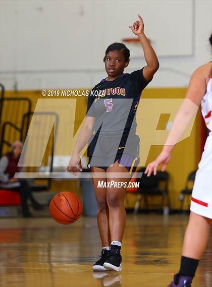 Thumbnail 3 in Lynwood vs. Dominguez photogallery.