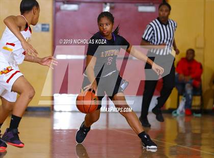 Thumbnail 3 in Lynwood vs. Dominguez photogallery.
