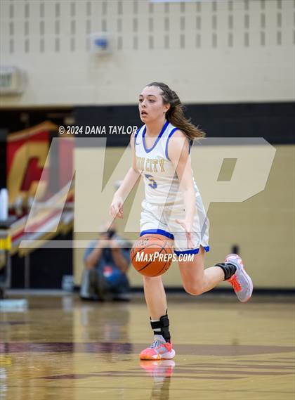 Thumbnail 3 in Dodd City vs. Graford (UIL 1A Region III Area Playoff) photogallery.