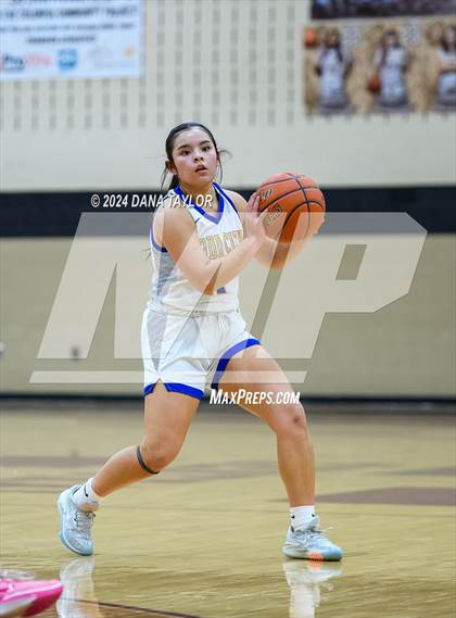 Thumbnail 1 in Dodd City vs. Graford (UIL 1A Region III Area Playoff) photogallery.