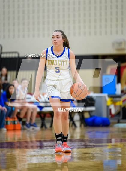 Thumbnail 2 in Dodd City vs. Graford (UIL 1A Region III Area Playoff) photogallery.