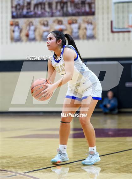 Thumbnail 3 in Dodd City vs. Graford (UIL 1A Region III Area Playoff) photogallery.