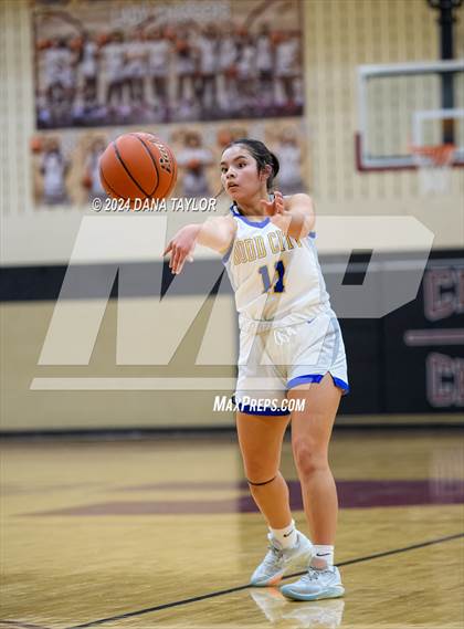 Thumbnail 3 in Dodd City vs. Graford (UIL 1A Region III Area Playoff) photogallery.