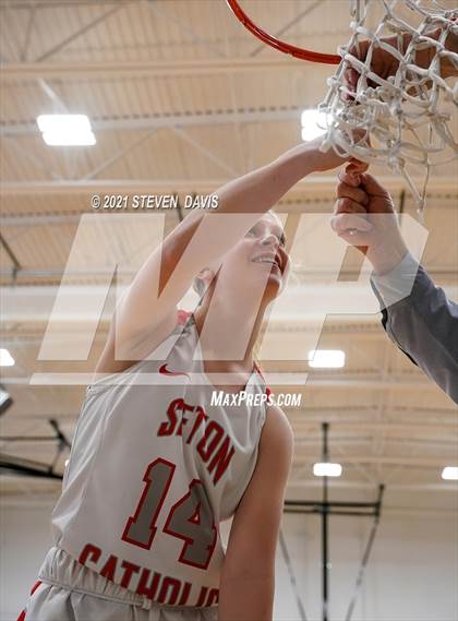 Thumbnail 2 in Salpointe Catholic vs. Seton Catholic (AIA 4A Final - Awards) photogallery.