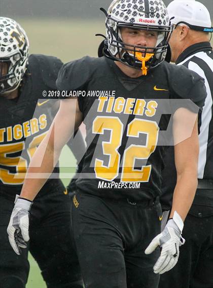 Thumbnail 3 in Malakoff vs. Pottsboro (UIL 3A Regional Semifinal) photogallery.