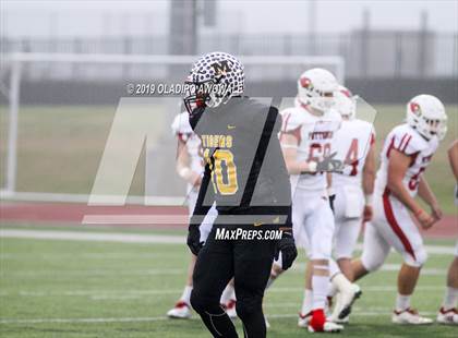 Thumbnail 2 in Malakoff vs. Pottsboro (UIL 3A Regional Semifinal) photogallery.