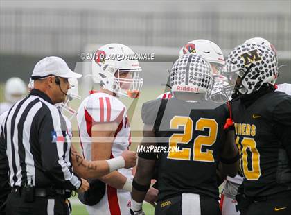 Thumbnail 1 in Malakoff vs. Pottsboro (UIL 3A Regional Semifinal) photogallery.