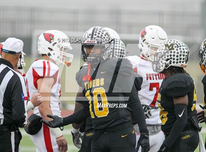 Thumbnail 2 in Malakoff vs. Pottsboro (UIL 3A Regional Semifinal) photogallery.