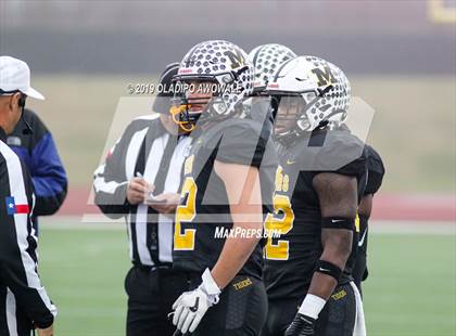 Thumbnail 1 in Malakoff vs. Pottsboro (UIL 3A Regional Semifinal) photogallery.