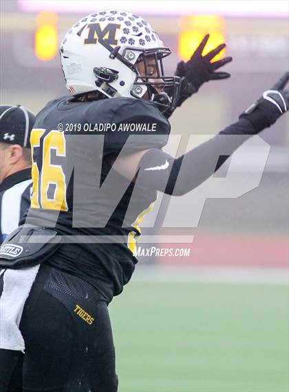 Thumbnail 1 in Malakoff vs. Pottsboro (UIL 3A Regional Semifinal) photogallery.