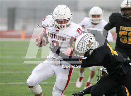 Thumbnail 2 in Malakoff vs. Pottsboro (UIL 3A Regional Semifinal) photogallery.