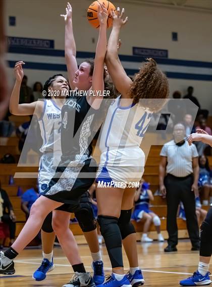 Thumbnail 2 in East Chapel Hill vs Westover (NCHSAA 3A First Round) photogallery.