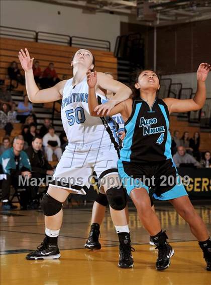 Thumbnail 3 in Aliso Niguel vs. Villa Park (Larry Doyle OC Championships) photogallery.