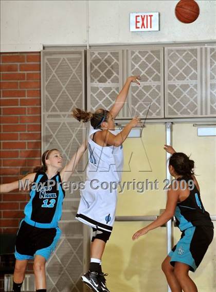 Thumbnail 2 in Aliso Niguel vs. Villa Park (Larry Doyle OC Championships) photogallery.