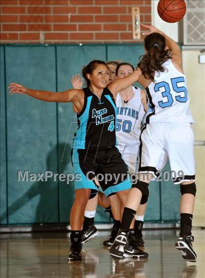 Thumbnail 2 in Aliso Niguel vs. Villa Park (Larry Doyle OC Championships) photogallery.